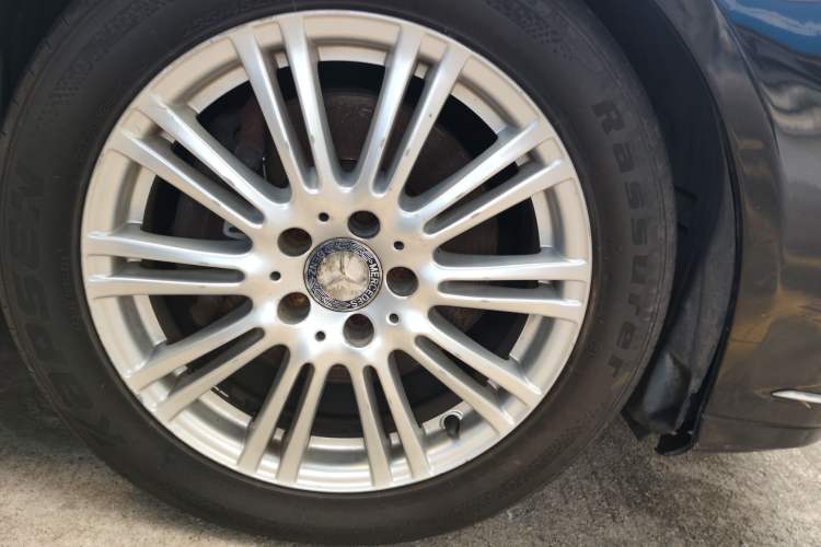 Used Mercedes-Benz E-Class 2011 E 200 L CGI Elegant Model Right Front Wheel Hub