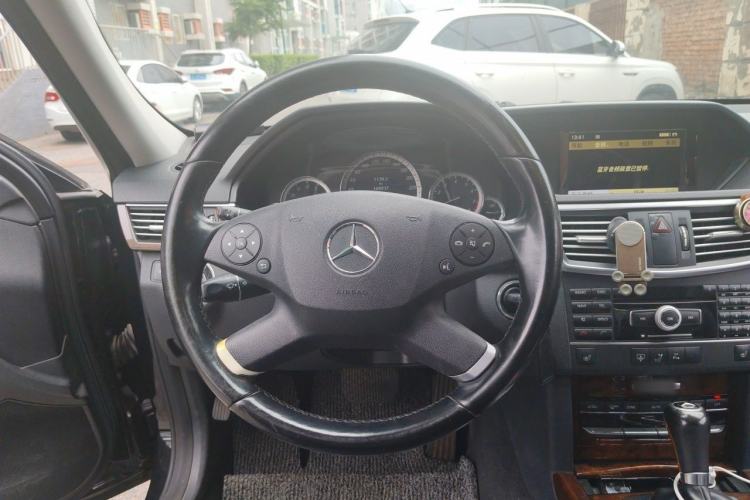 Used Mercedes-Benz E-Class 2011 E 200 L CGI Elegant Model Steering Wheel