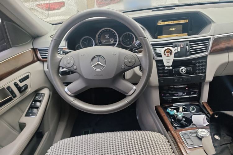 Used Mercedes-Benz E-Class 2011 E 300 L Elegant Model Steering Wheel