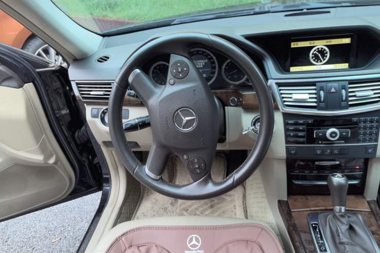 Used Mercedes-Benz E-Class 2011 E 200 L CGI Elegant Model Steering Wheel