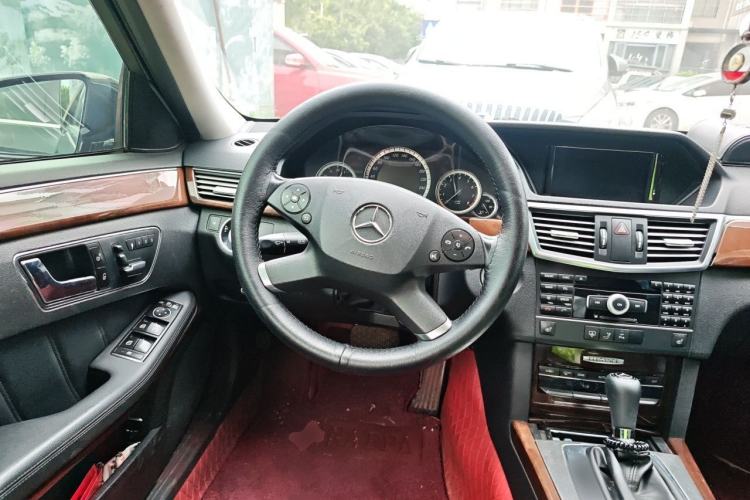 Used Mercedes-Benz E-Class 2011 E 200 L CGI Elegant Model Steering Wheel