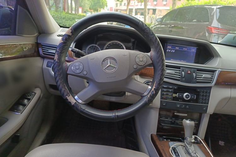 Used Mercedes-Benz E-Class 2011 E 200 L CGI Elegant Model Steering Wheel