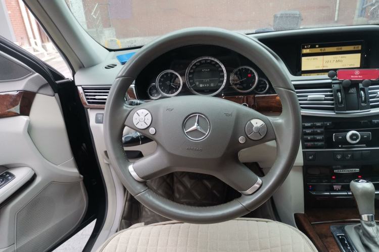 Used Mercedes-Benz E-Class 2011 E 200 L CGI Elegant Model Steering Wheel