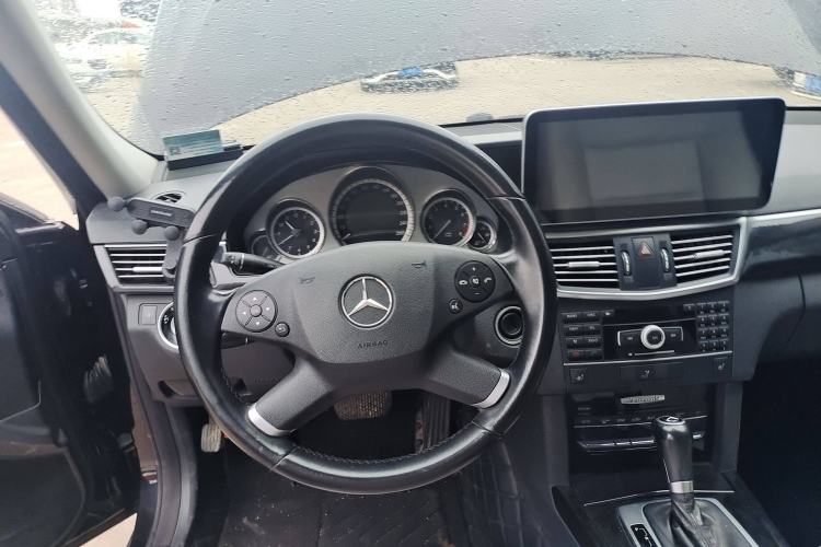 Used Mercedes-Benz E-Class 2011 E 260 L CGI Fashion Model Steering Wheel