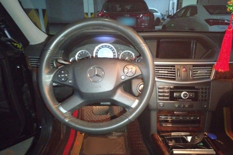 Used Mercedes-Benz E-Class 2011 E 300 L Elegant Model Steering Wheel
