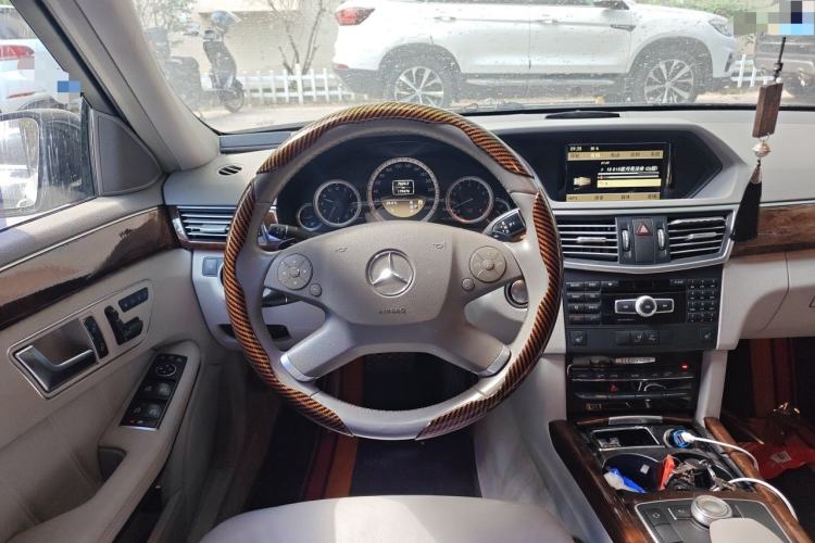 Used Mercedes-Benz E-Class 2011 E 300 L Elegant Model Steering Wheel
