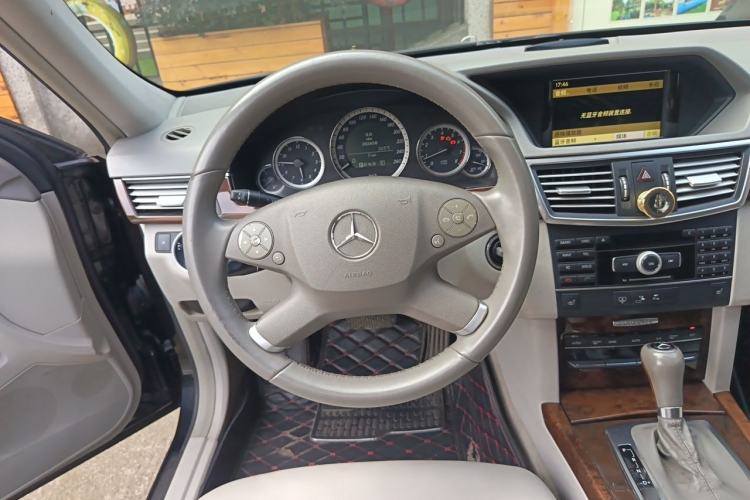 Used Mercedes-Benz E-Class 2011 E 200 L CGI Elegant Model Steering Wheel
