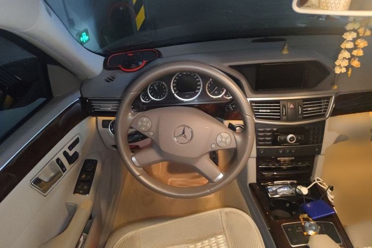 Used Mercedes-Benz E-Class 2011 E 300 L Elegant Model Steering Wheel