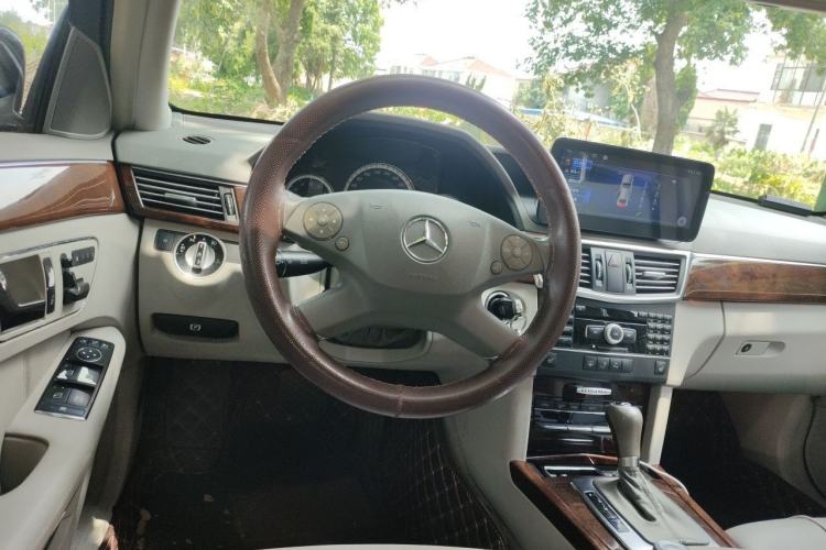 Used Mercedes-Benz E-Class 2011 E 200 L CGI Elegant Model Steering Wheel