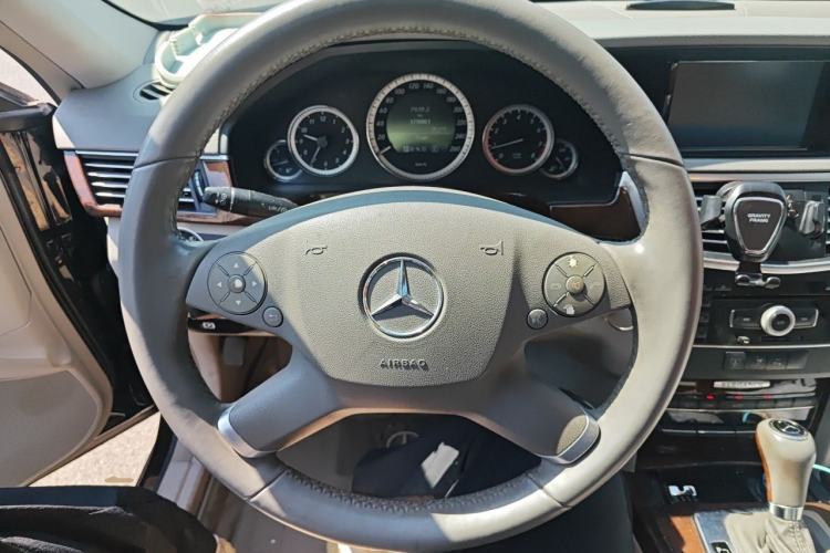 Used Mercedes-Benz E-Class 2011 E 200 L CGI Elegant Model Steering Wheel