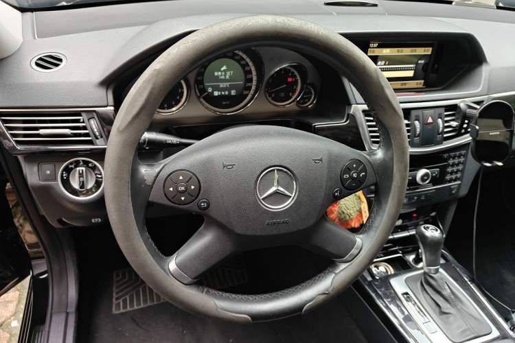 Used Mercedes-Benz E-Class 2011 E 260 L CGI Fashion Model Steering Wheel