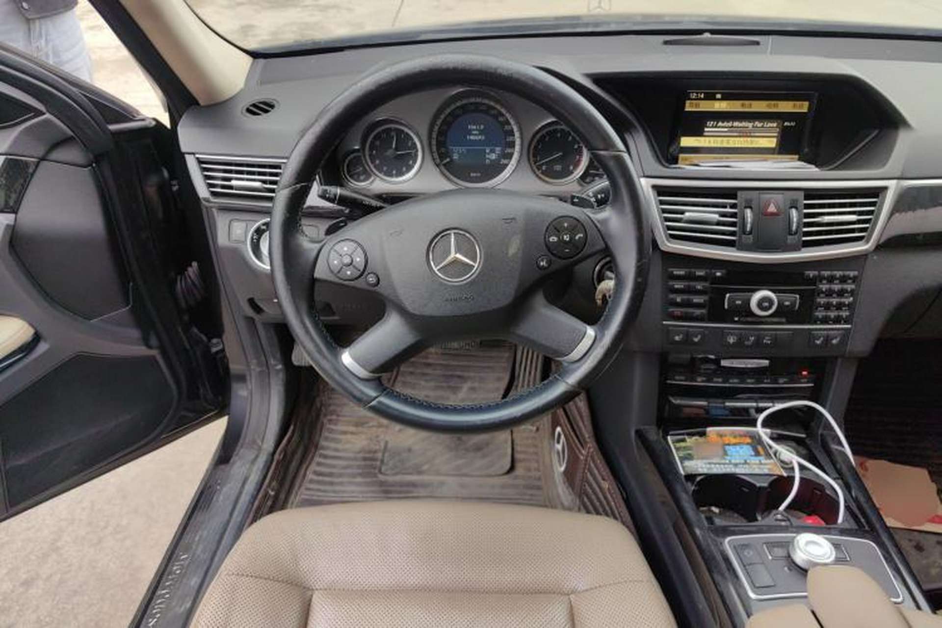Used Mercedes-Benz E-Class 2011 E 300 L Fashion Prestige Model Steering Wheel