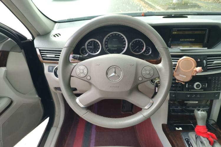 Used Mercedes-Benz E-Class 2011 E 200 L CGI Elegant Model Steering Wheel