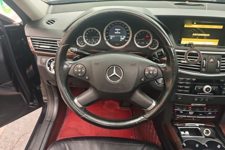 Used Mercedes-Benz E-Class 2011 E 300 L Elegant Model Steering Wheel