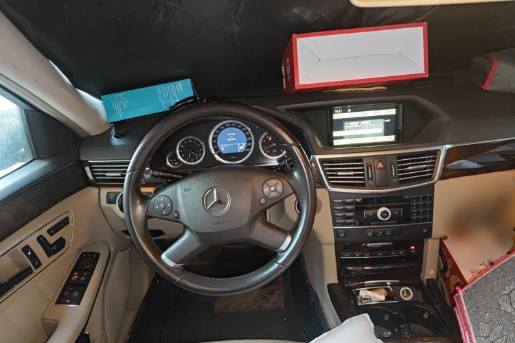 Used Mercedes-Benz E-Class 2011 E 300 L Elegant Model Steering Wheel
