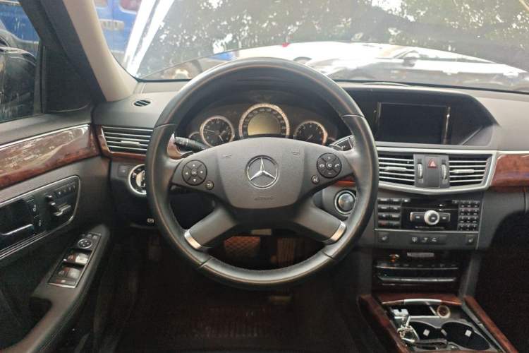 Used Mercedes-Benz E-Class 2011 E 300 L Elegant Model Steering Wheel