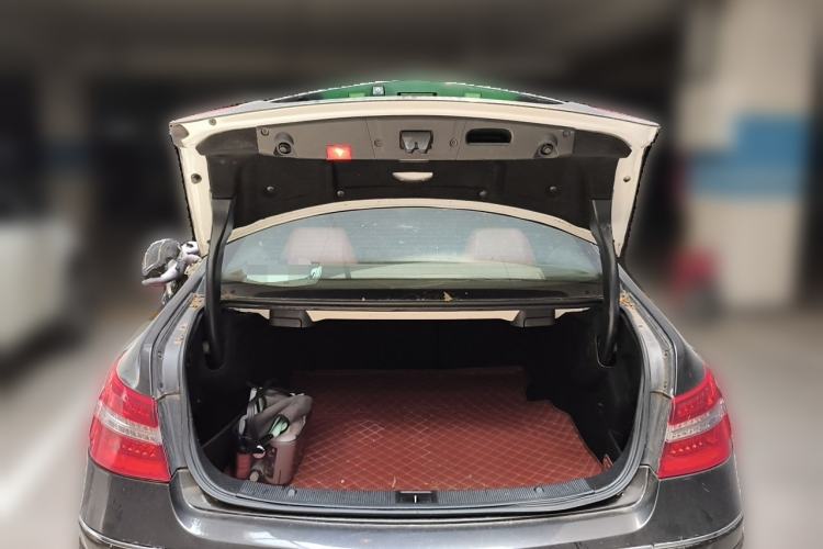 Used Mercedes-Benz E-Class 2011 E 260 CGI Coupe Trunk
