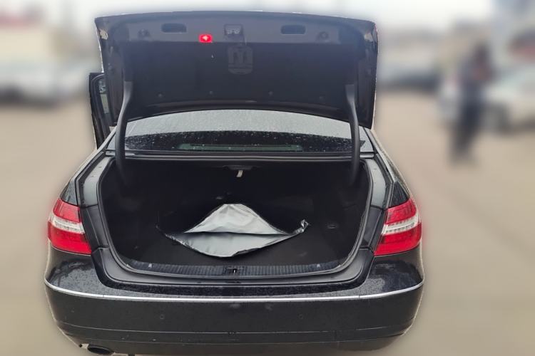 Used Mercedes-Benz E-Class 2011 E 260 L CGI Fashion Model Trunk
