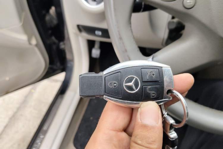 Used Mercedes-Benz E-Class 2011 E 200 L CGI Elegant Model Vehicle Key