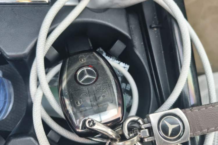 Used Mercedes-Benz E-Class 2011 E 300 L Fashion Prestige Model Vehicle Key