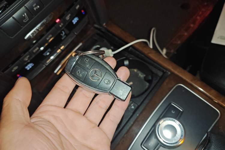 Used Mercedes-Benz E-Class 2011 E 300 L Elegant Model Vehicle Key