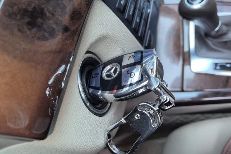 Used Mercedes-Benz E-Class 2011 E 200 L CGI Elegant Model Vehicle Key