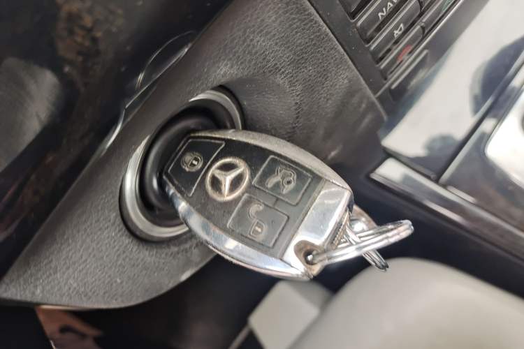Used Mercedes-Benz E-Class 2011 E 260 L CGI Fashion Model Vehicle Key