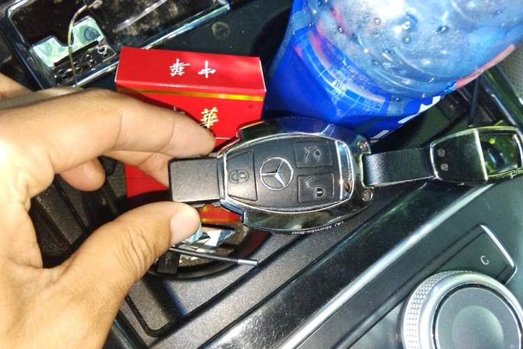 Used Mercedes-Benz E-Class 2011 E 300 L Fashion Prestige Model Vehicle Key