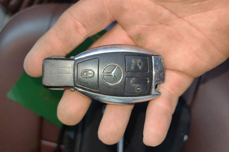 Used Mercedes-Benz E-Class 2011 E 200 L CGI Elegant Model Vehicle Key