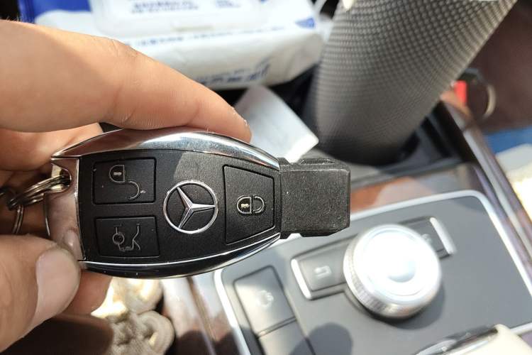 Used Mercedes-Benz E-Class 2011 E 300 L Elegant Model Vehicle Key
