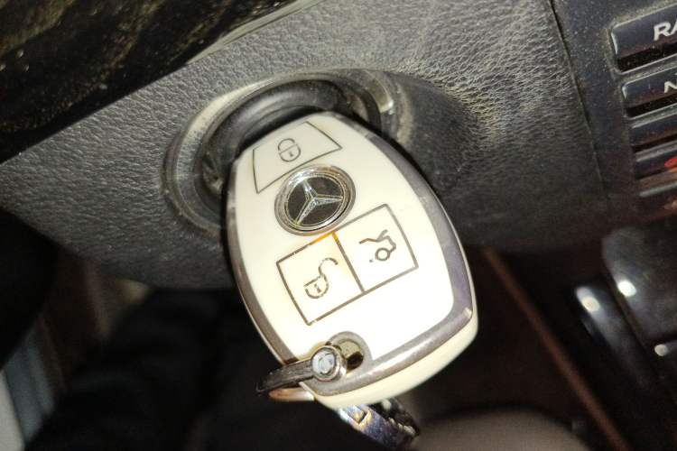 Used Mercedes-Benz E-Class 2011 E 260 L CGI Fashion Model Vehicle Key