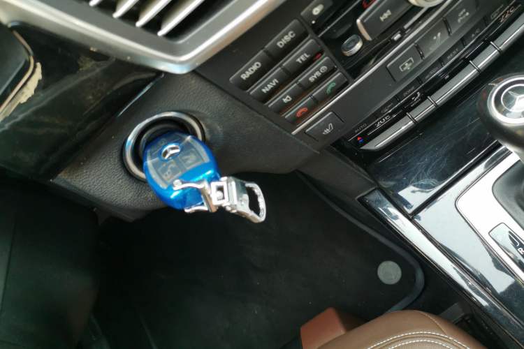 Used Mercedes-Benz E-Class 2011 E 260 L CGI Fashion Model Vehicle Key