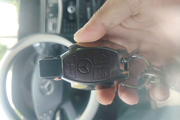 Used Mercedes-Benz E-Class 2011 E 300 L Fashion Prestige Model Vehicle Key