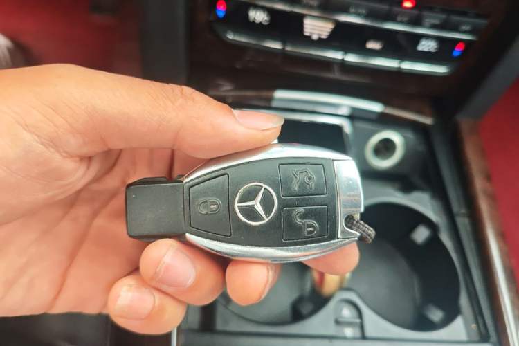 Used Mercedes-Benz E-Class 2011 E 300 L Elegant Model Vehicle Key
