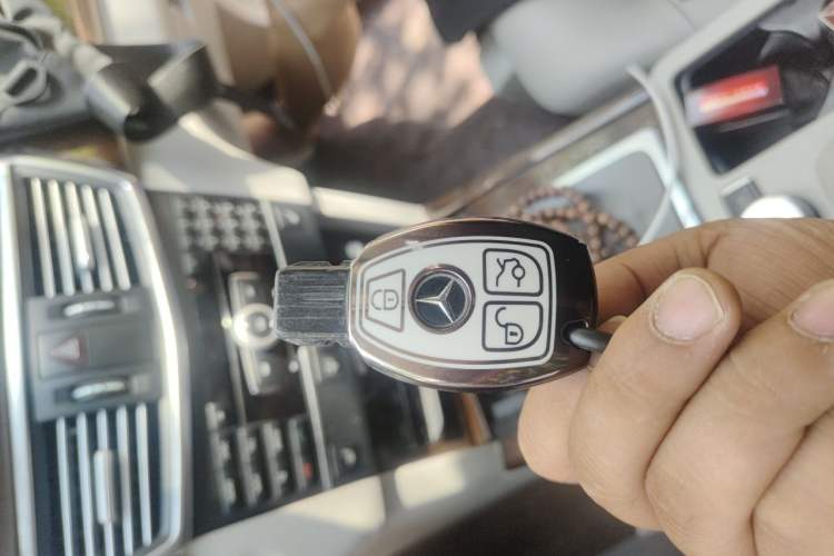 Used Mercedes-Benz E-Class 2011 E 200 L CGI Elegant Model Vehicle Key