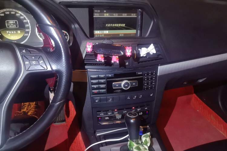 Used Mercedes-Benz E-Class 2011 E 260 CGI Convertible Edition Audio And AC Panel