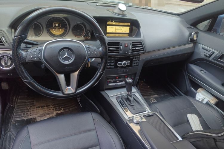 Used Mercedes-Benz E-Class 2011 E 260 CGI Coupe Center Console