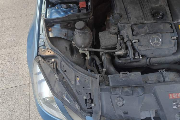 Used Mercedes-Benz E-Class 2011 E 260 CGI Coupe Engine Bay Right