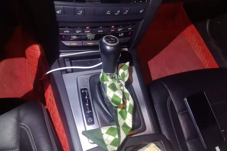 Used Mercedes-Benz E-Class 2011 E 260 CGI Convertible Edition Gear Lever
