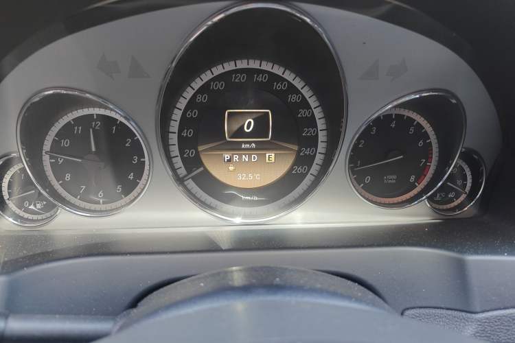 Used Mercedes-Benz E-Class 2011 E 260 CGI Coupe Instrument Cluster