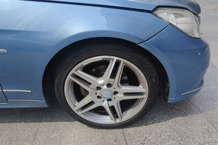 Used Mercedes-Benz E-Class 2011 E 260 CGI Coupe Right Front Wheel Hub