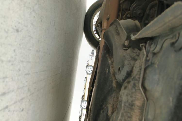 Used Mercedes-Benz E-Class 2011 E 300 L Elegant Model Chassis Rear Right