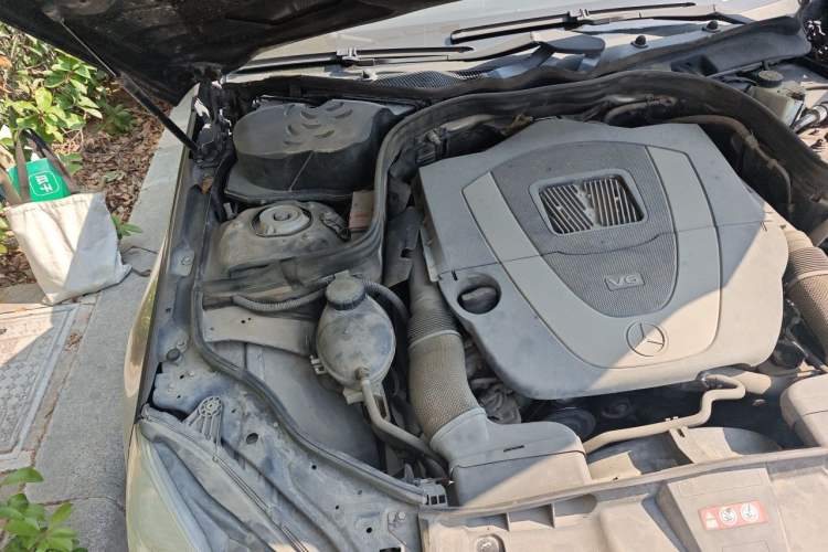 Used Mercedes-Benz E-Class 2011 E 300 L Elegant Model Engine Bay Right