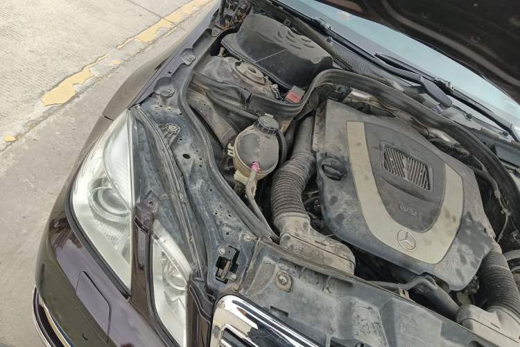 Used Mercedes-Benz E-Class 2011 E 300 L Elegant Model Engine Bay Right