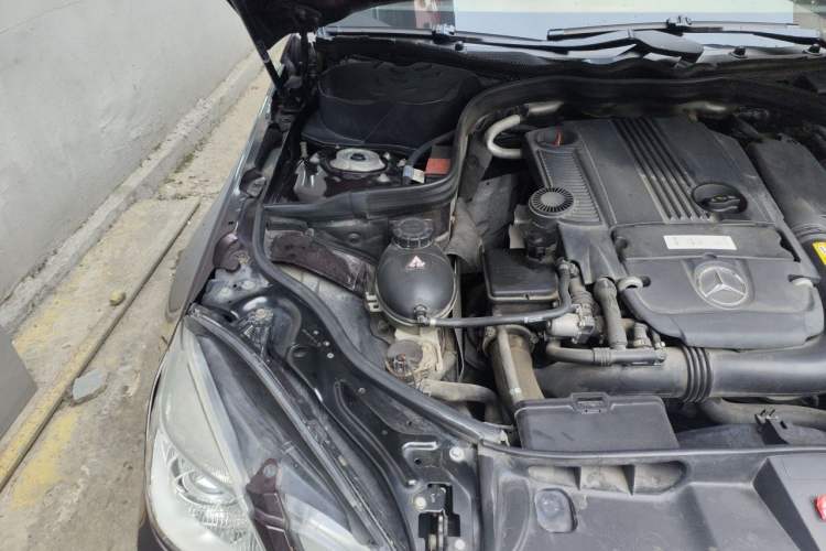Used Mercedes-Benz E-Class 2011 E 260 L CGI Fashion Model Engine Bay Right