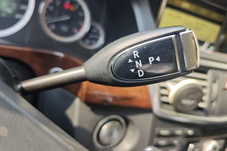 Used Mercedes-Benz E-Class 2011 E 300 L Elegant Model Gear Lever
