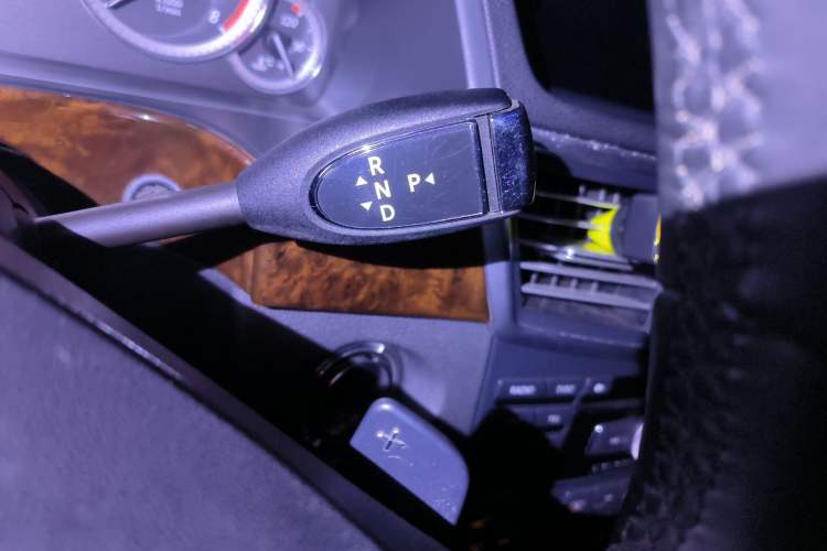 Used Mercedes-Benz E-Class 2011 E 300 L Elegant Model Gear Lever
