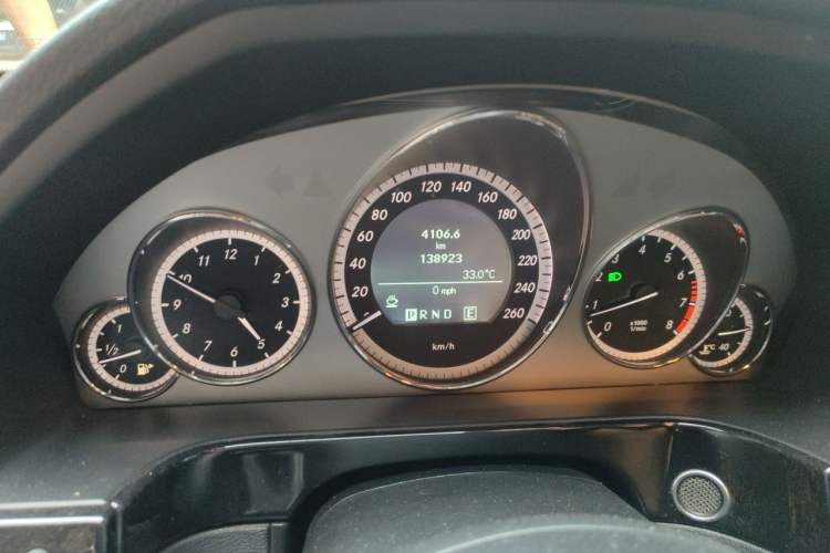 Used Mercedes-Benz E-Class 2011 E 260 L CGI Fashion Model Odometer Close Up