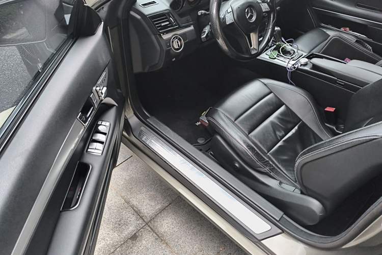 Used Mercedes-Benz E-Class 2011 E 260 CGI Coupe Driver Seat