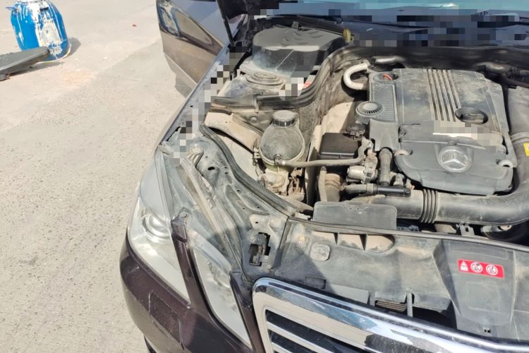Used Mercedes-Benz E-Class 2011 E 260 L CGI Fashion Model Engine Bay Right